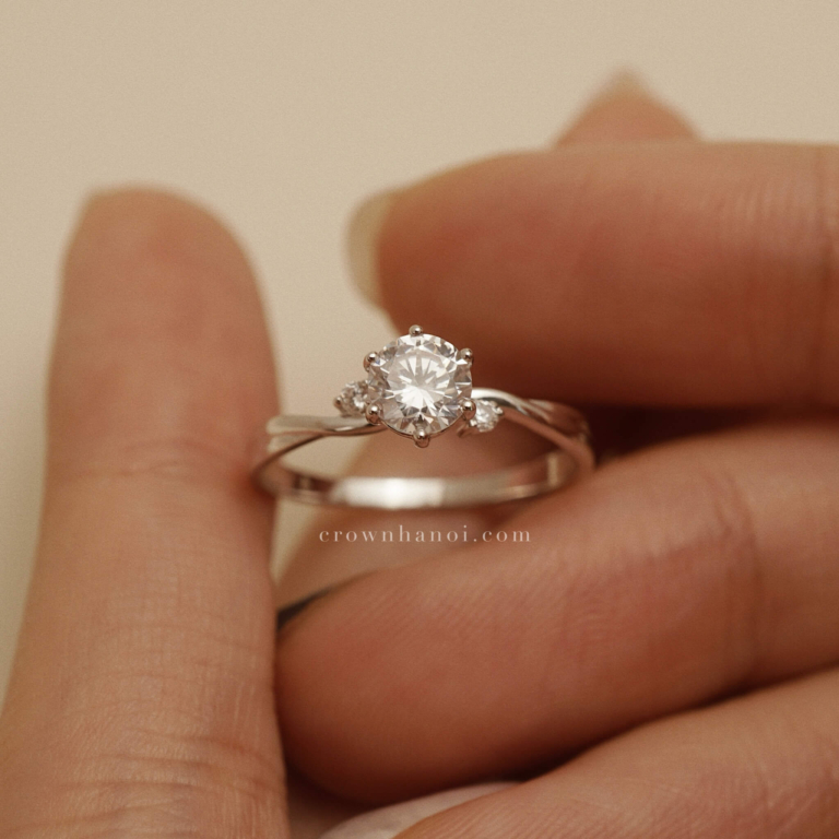 INTERTWINE SOLITAIRE RING