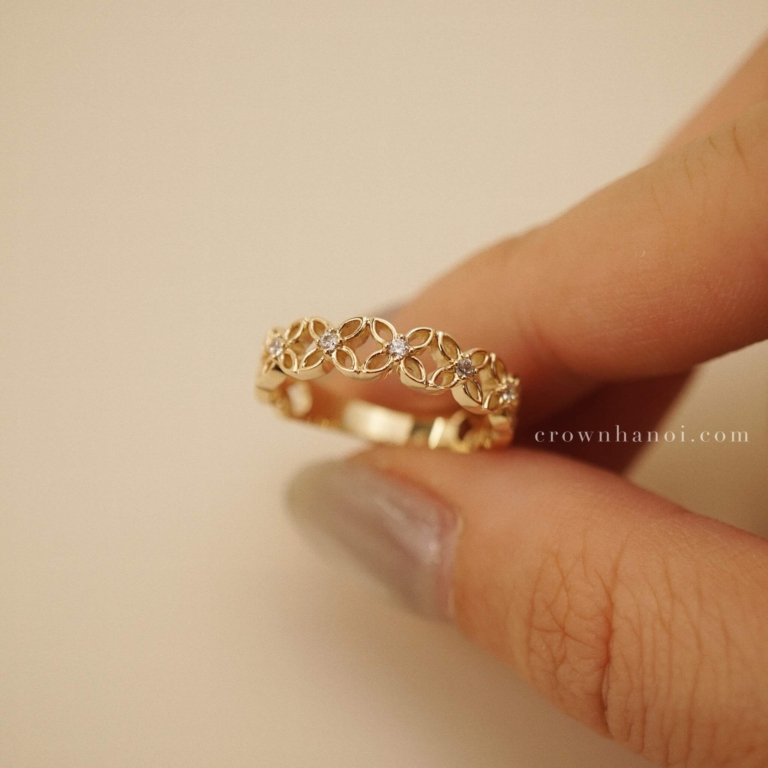 PETAL FLOW RING