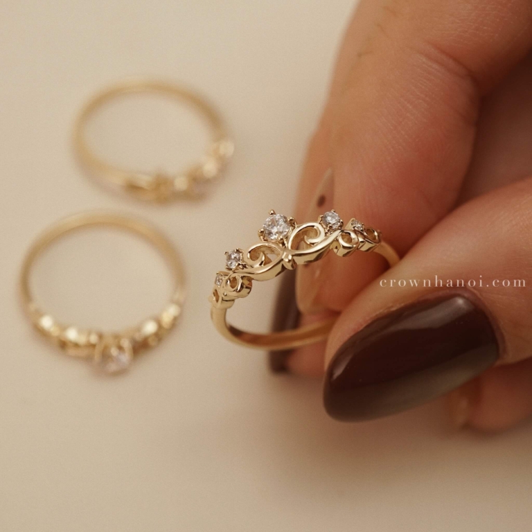 CROWN BLOOM RING