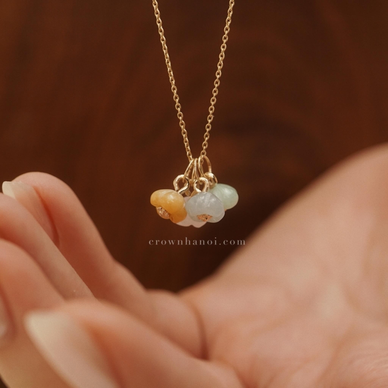 SEED PETAL NECKLACE