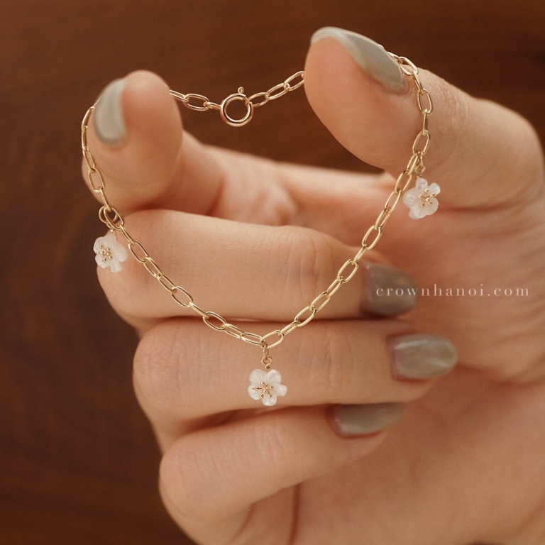 TRIPLE NACRE BLOOM - SHORT RECTANGLE CHAIN BRACELET