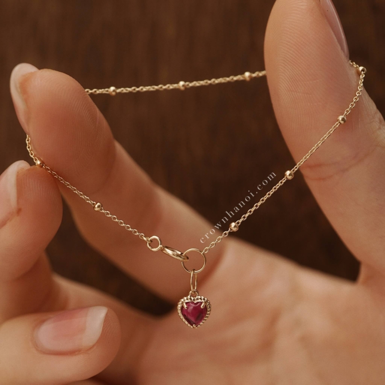 HELD HEART CABOCHON DOT CHAIN BRACELET