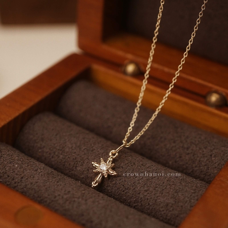 FIRST SPARK NECKLACE