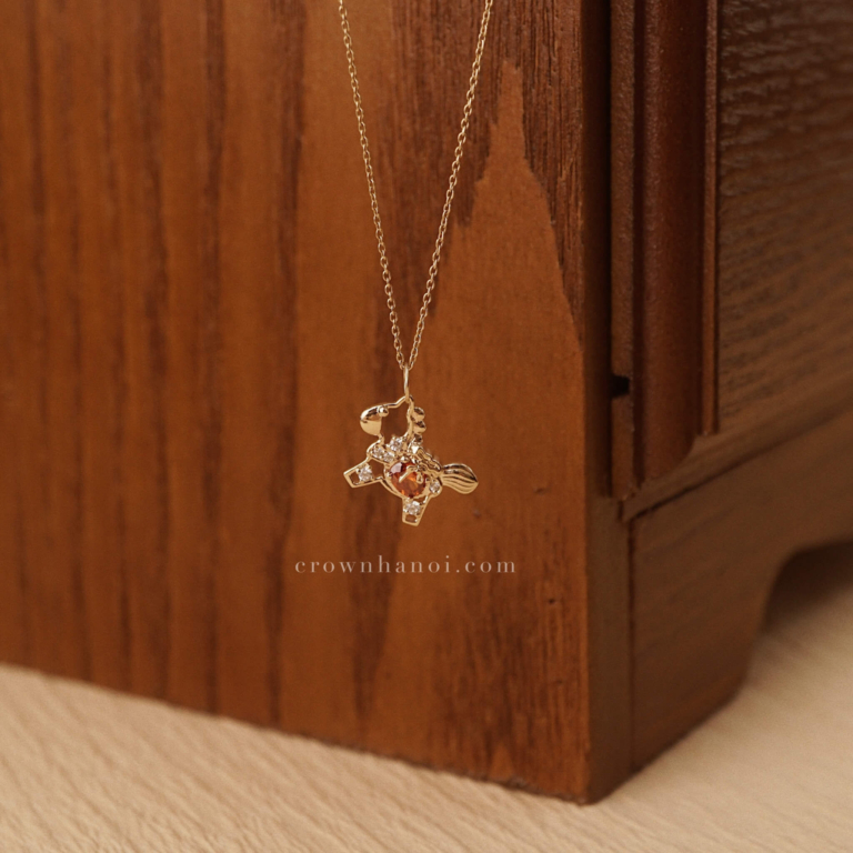 FORTUNE PONY NECKLACE