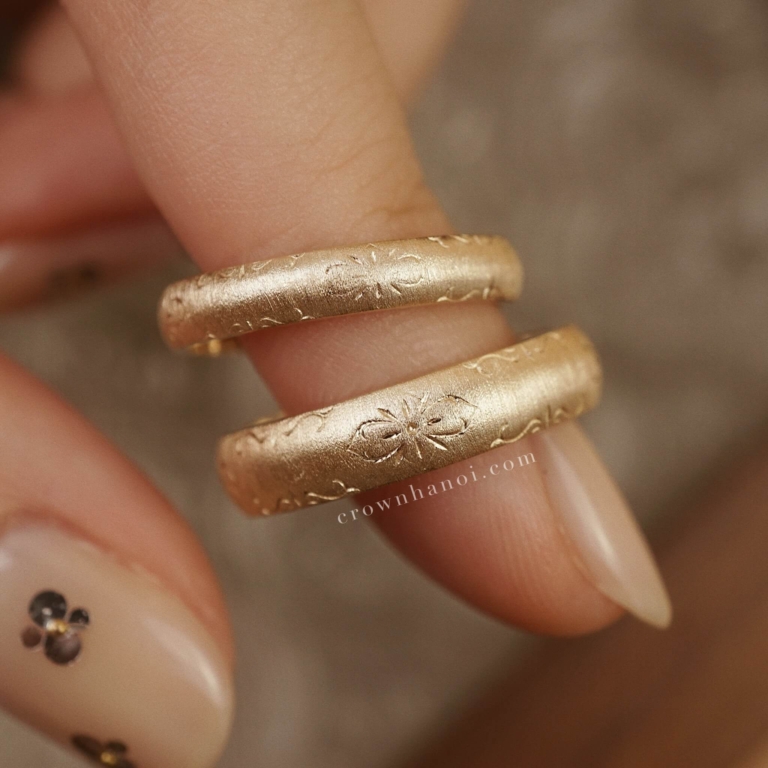 ETCHED BLOOM COUPLE BAND RING
