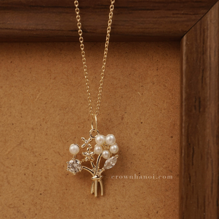 IVORY BOUQUET NECKLACE