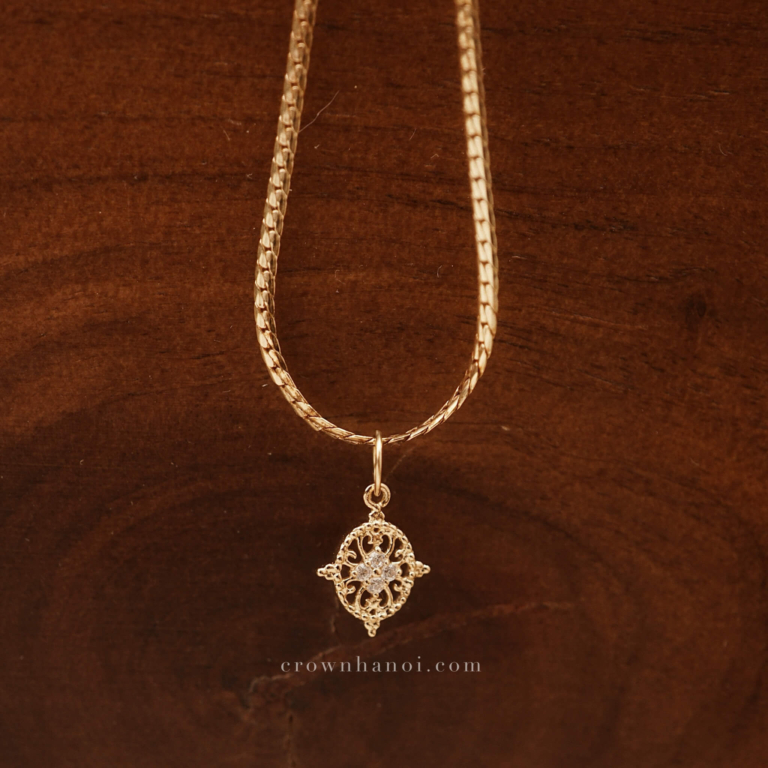 LACEWIND NECKLACE