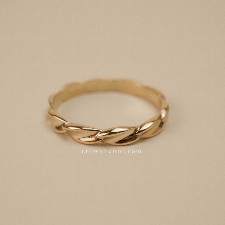 SILKY TWIST BAND RING