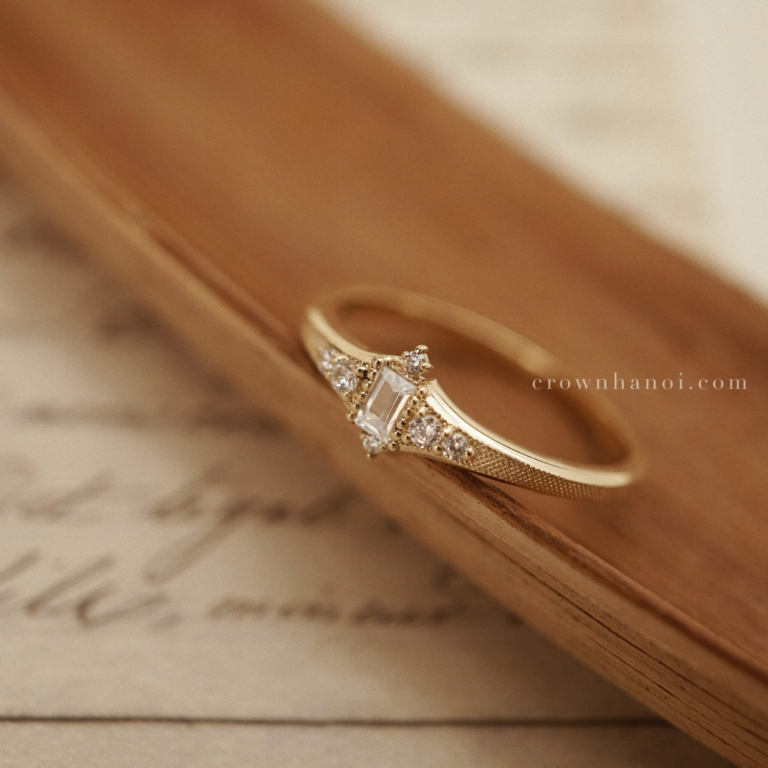CLUSTER MATTE PLANE RING