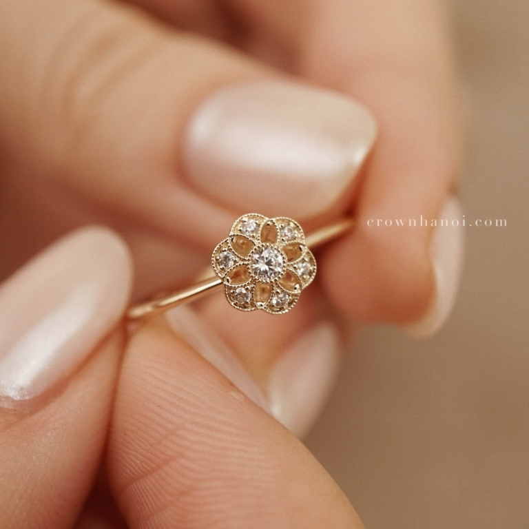 ROSETTE DECO RING