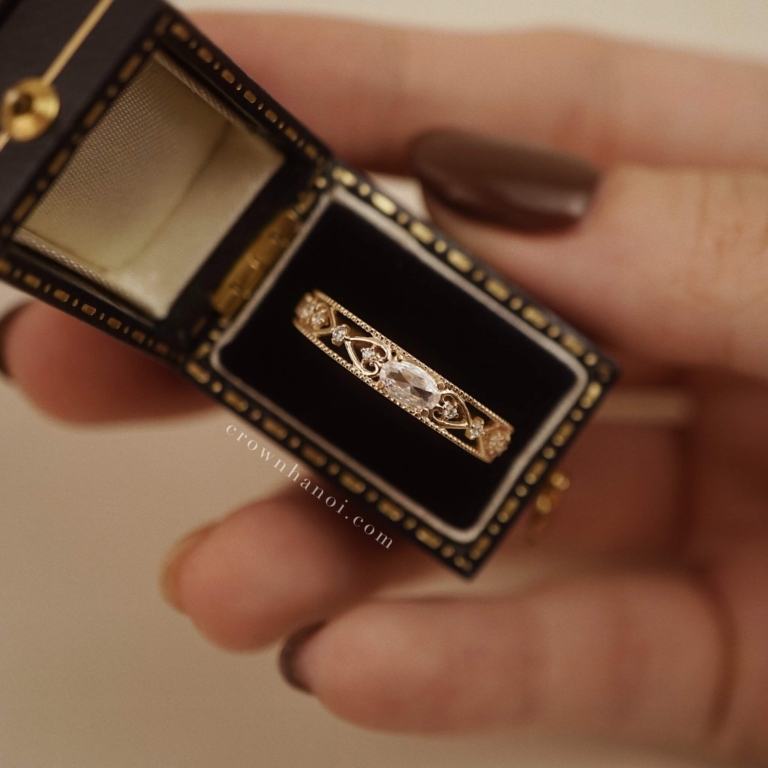 OVAL INTERLACE RING