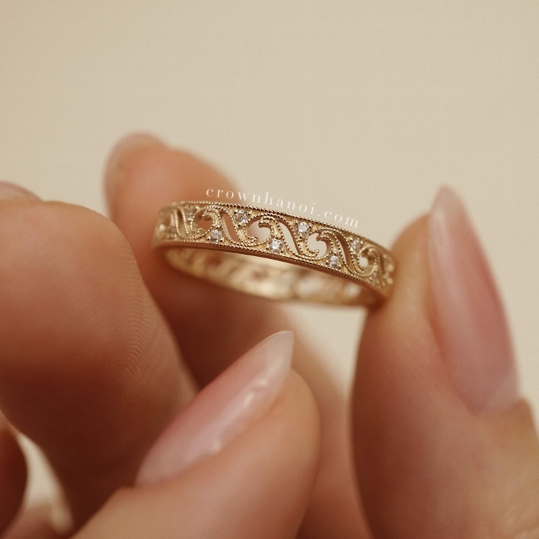 LACE ARC RING