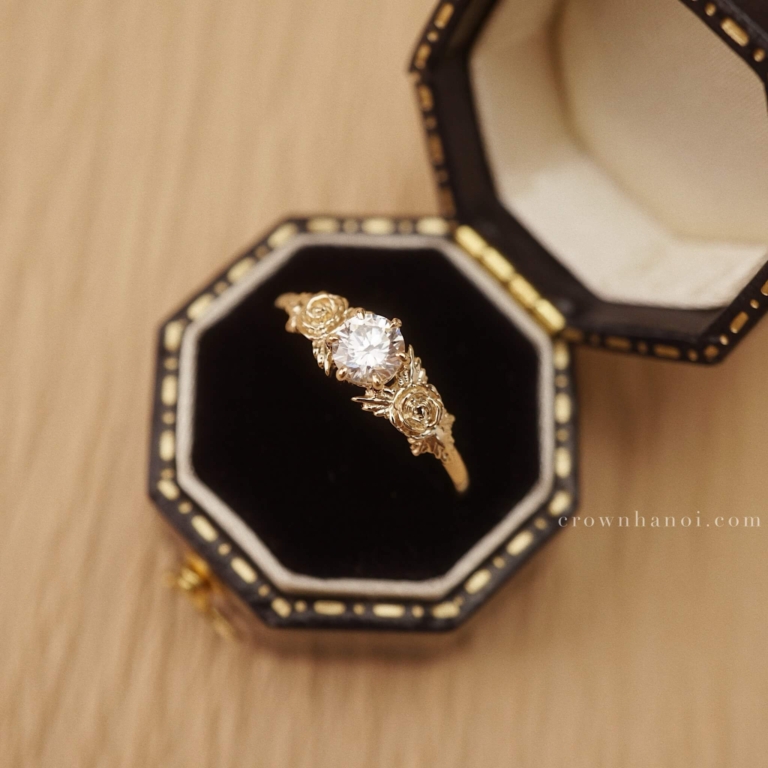 TWIN ROSE SOLITAIRE RING