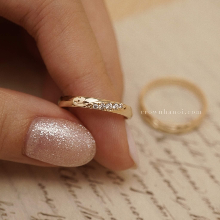FLOW PAVE RING