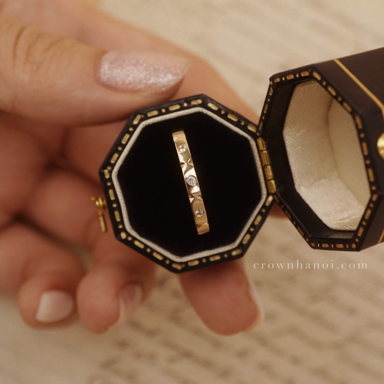 PYRAMID PAVE RING