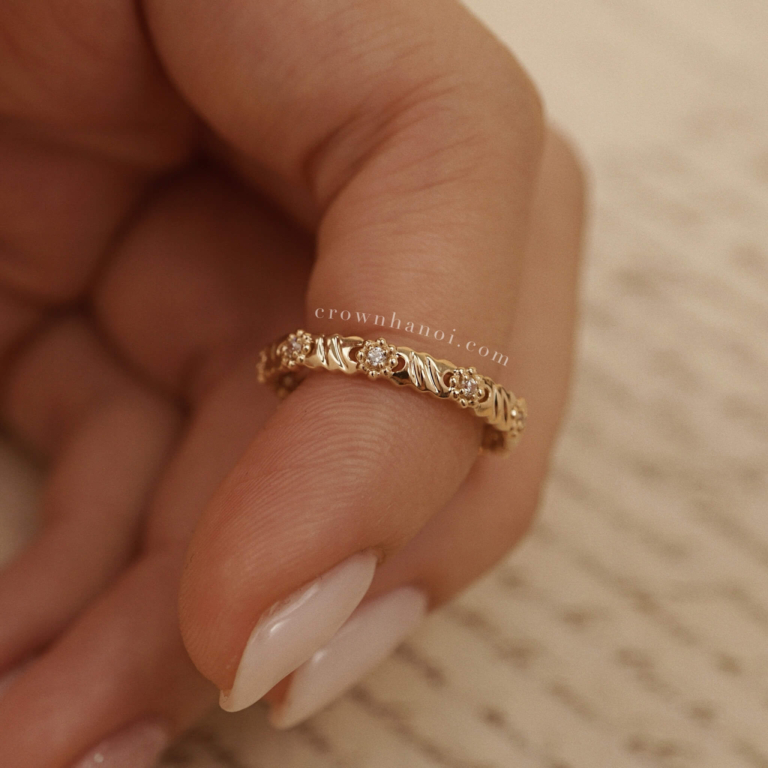 PLEAT BLOOM RING