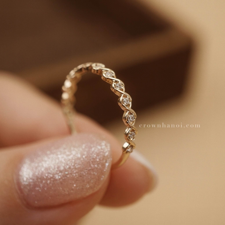 RIPPLE TWIST RING