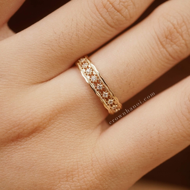 Alternative view of ASTER LACE RING