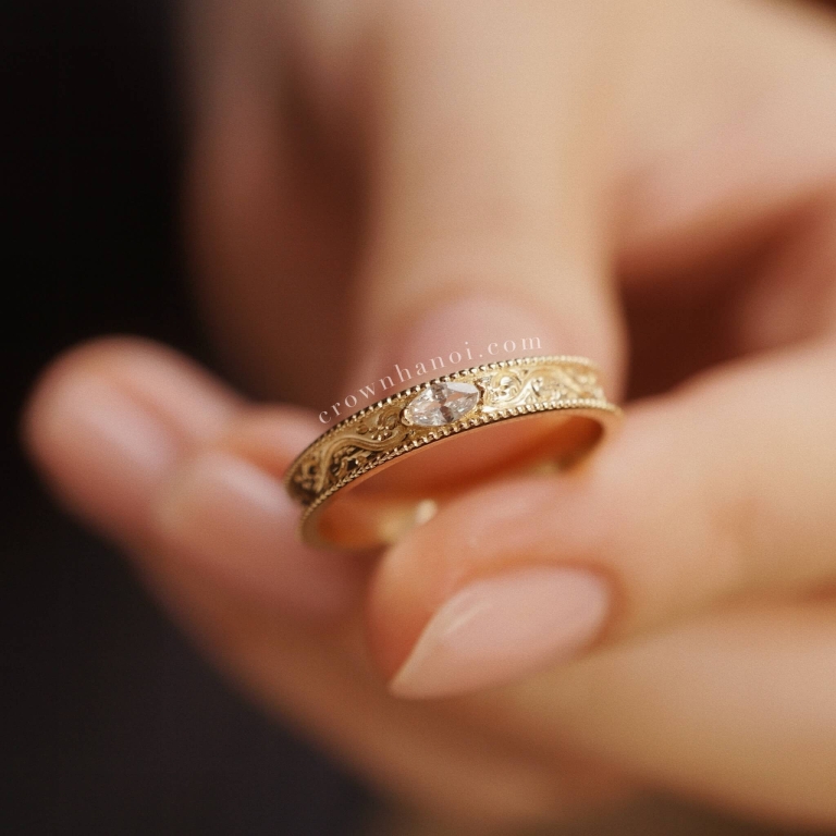 ORNAMENT MARQUISE BAND RING